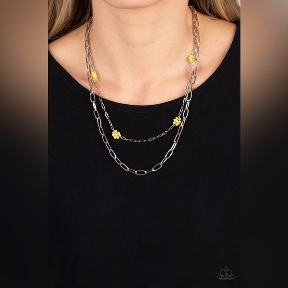 paparazzi Jewelry - Bold Buds Yellow Necklace